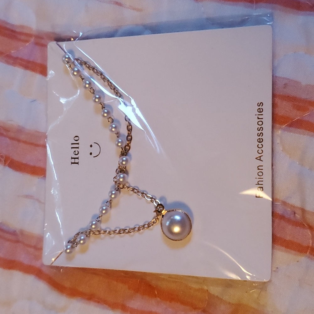 Women's necklace